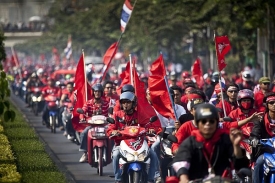 Demonstranti v Bangkoku.